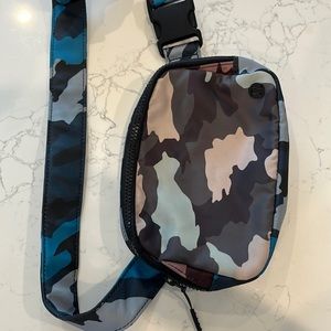 Lululemon belt bag